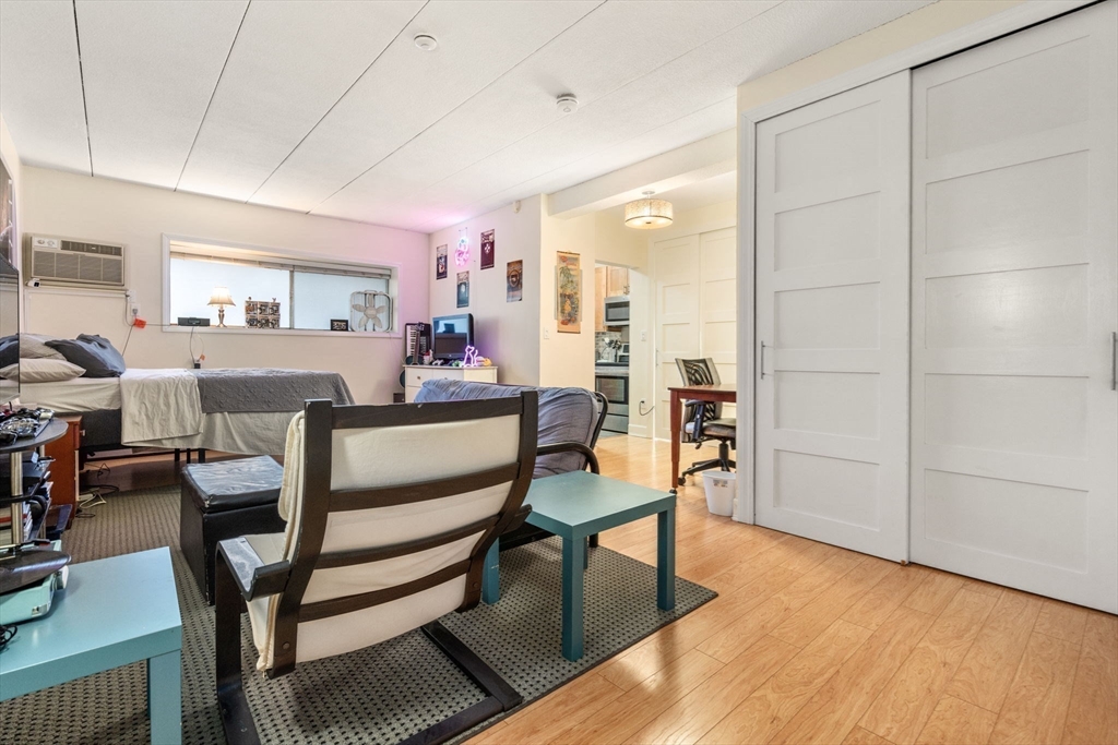 995 Massachusetts Ave # 106