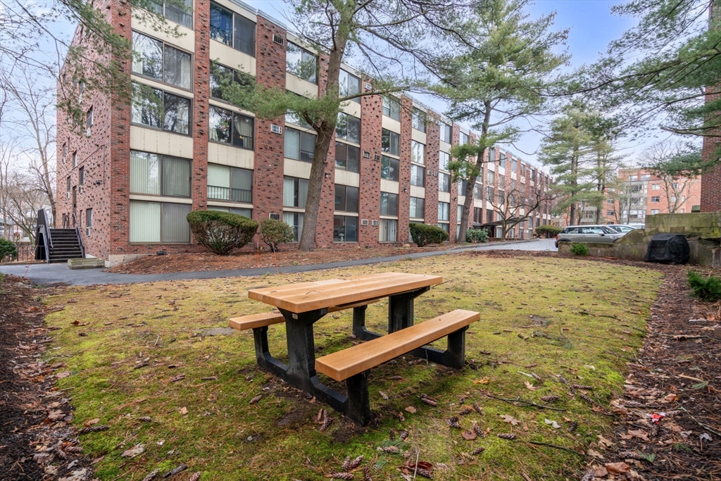 995 Massachusetts Ave # 106