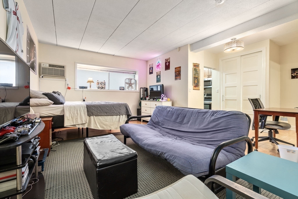 995 Massachusetts Ave # 106