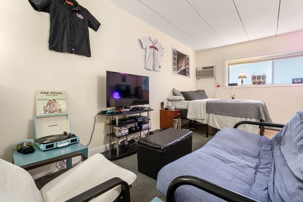 995 Massachusetts Ave # 106