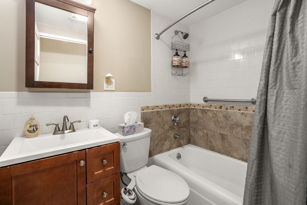 995 Massachusetts Ave # 106