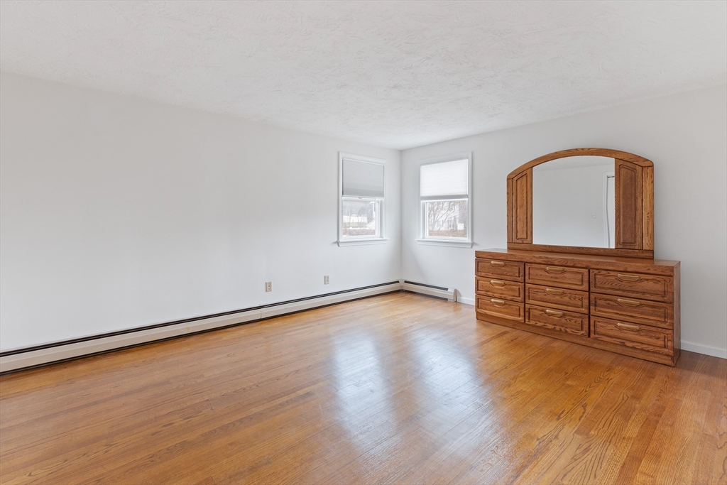 8 Cheryl Dr