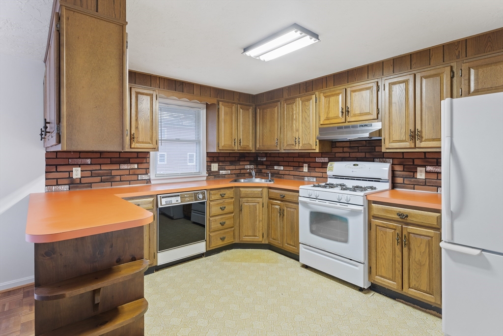 8 Cheryl Dr