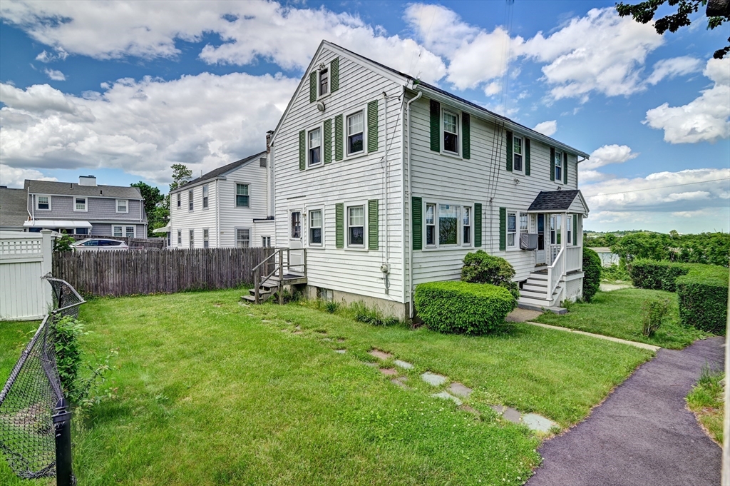 66 Middlesex St
