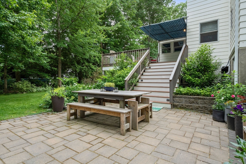 6 Woodland Street