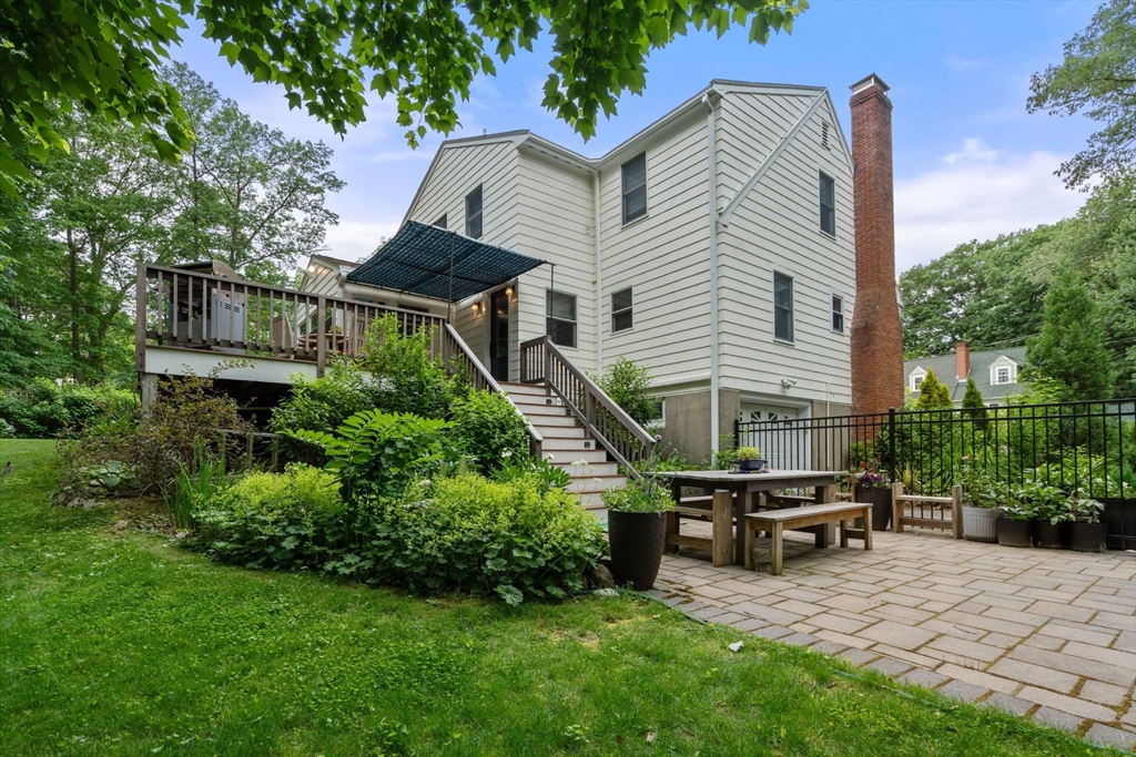 6 Woodland Street