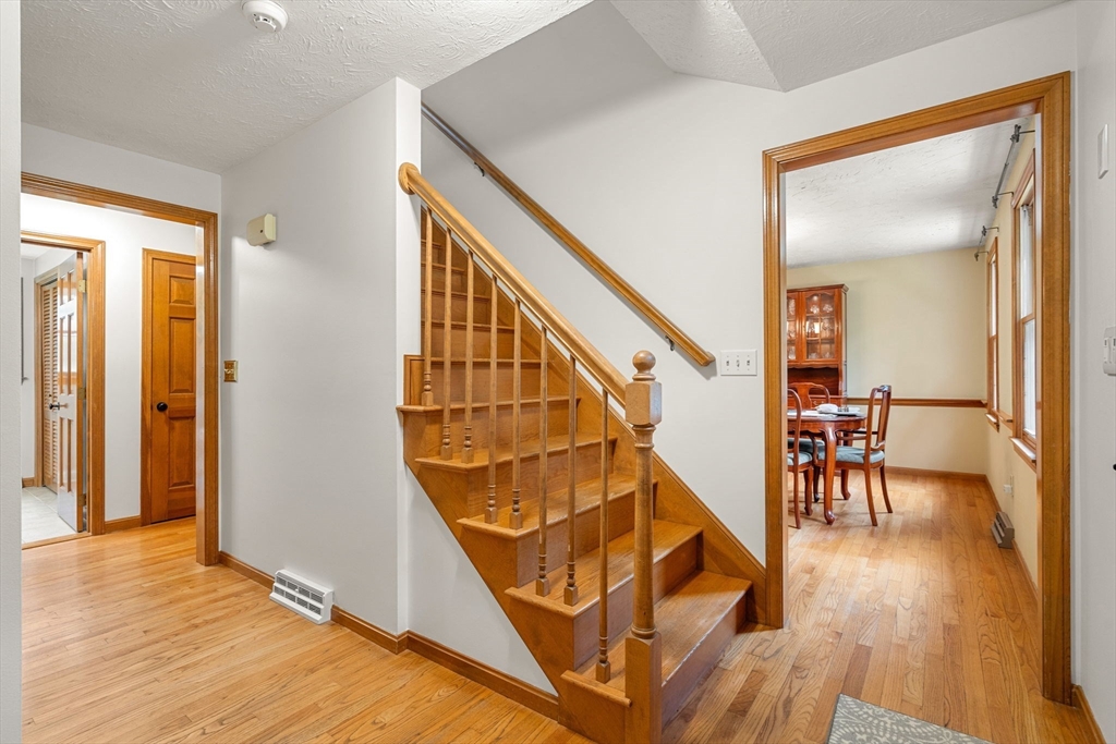 15 Star House Ln