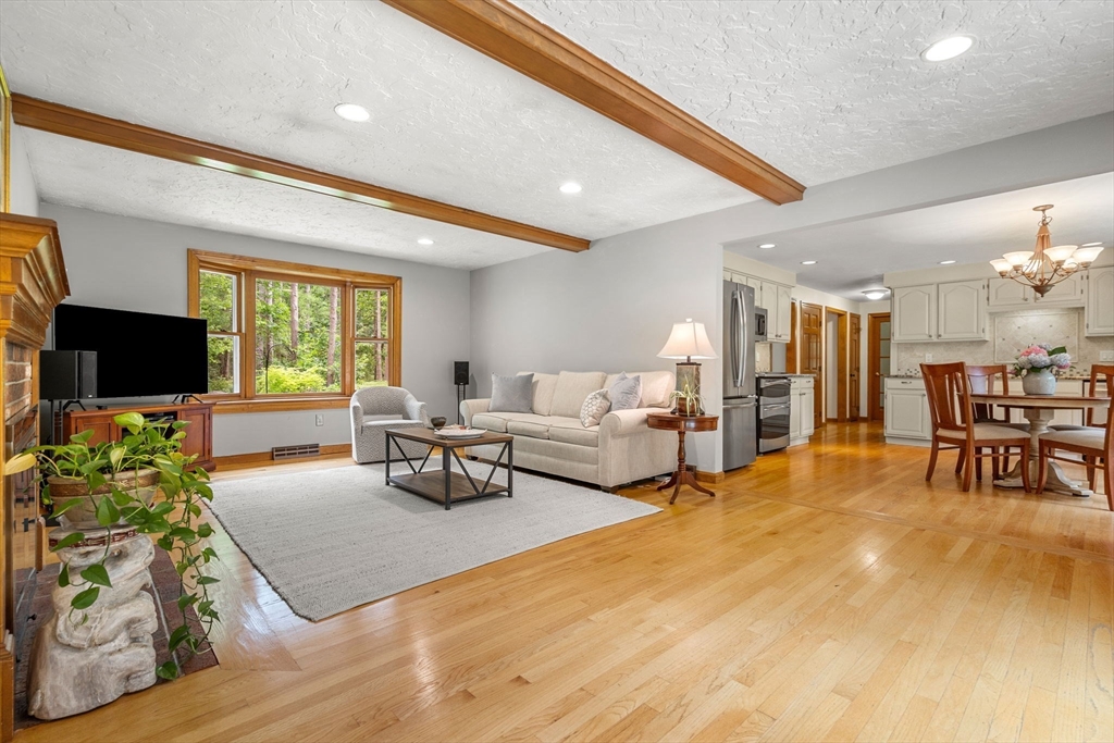 15 Star House Ln