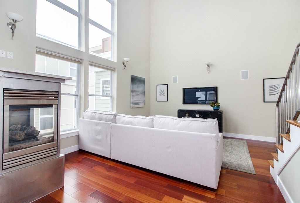31 Wheeler St # 303