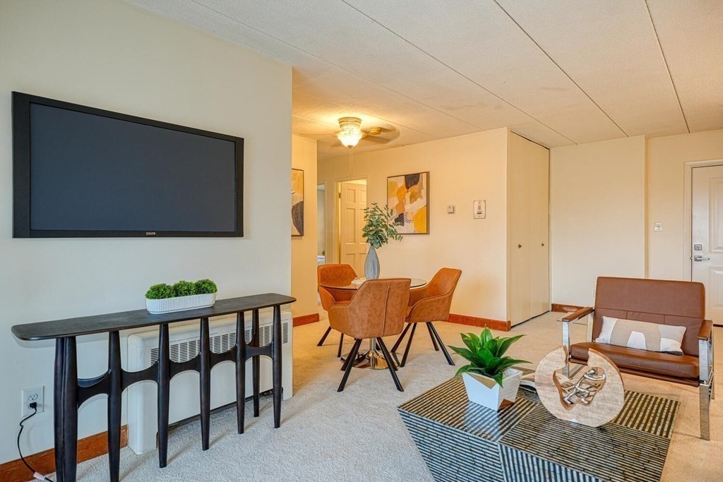 995 Massachusetts Ave # 401