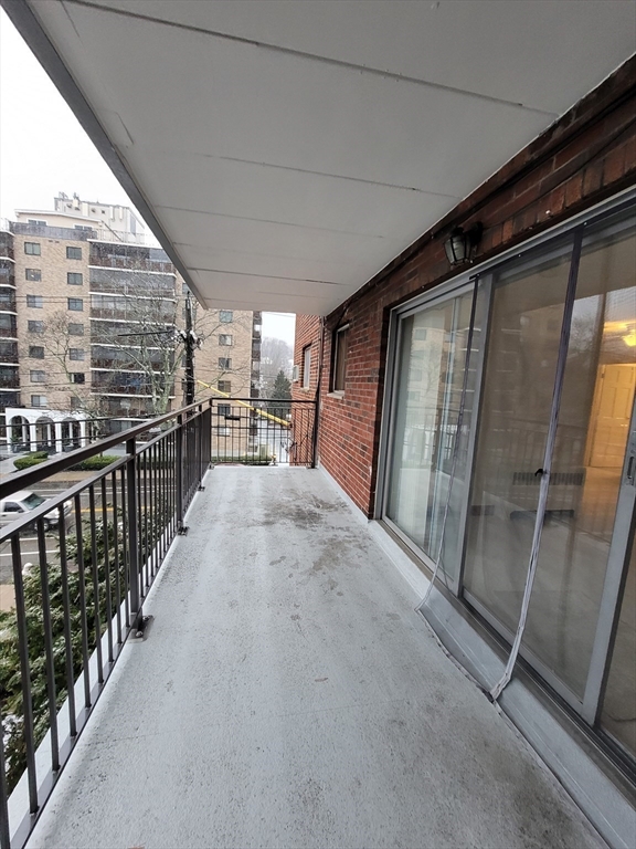 995 Massachusetts Ave # 401