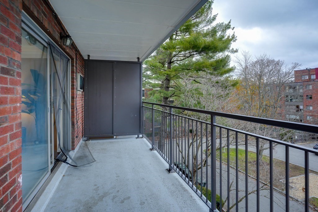 995 Massachusetts Ave # 401