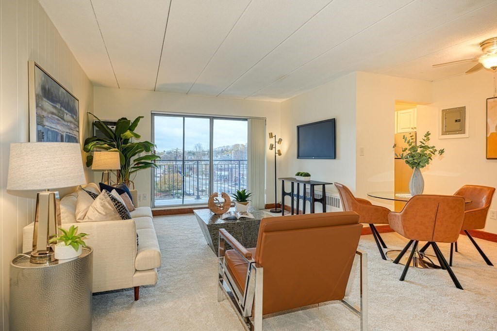 995 Massachusetts Ave # 401