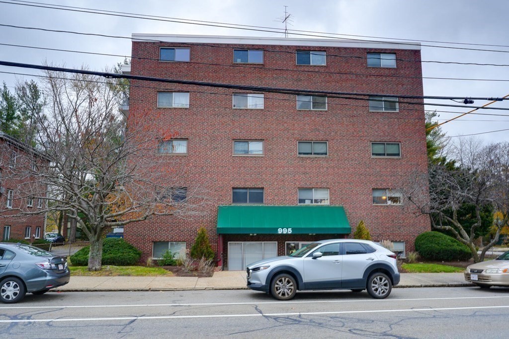 995 Massachusetts Ave # 401