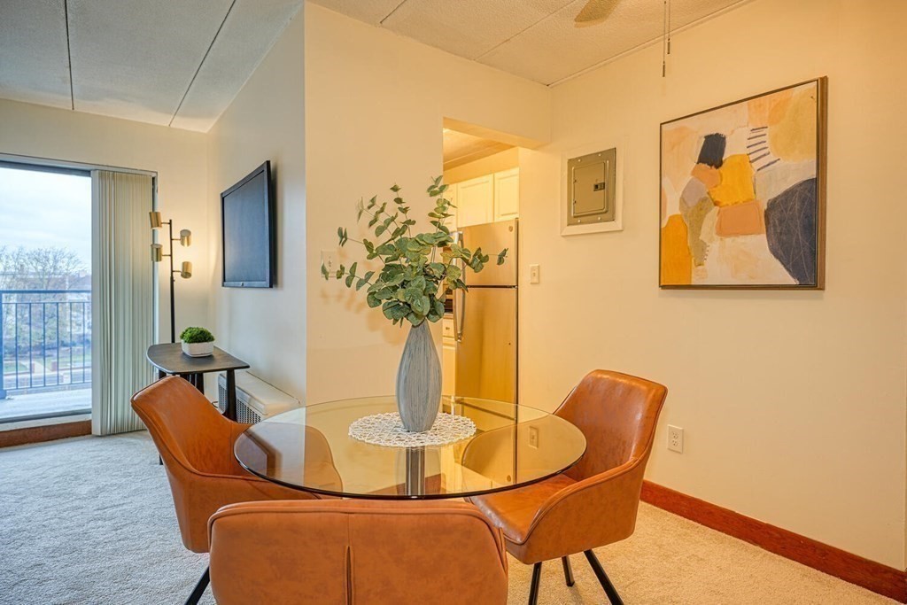 995 Massachusetts Ave # 401