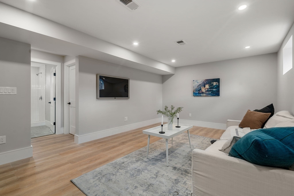 6 Belton Street # 6