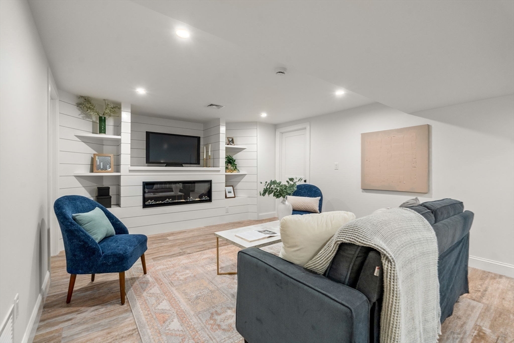 52-54 Dartmouth Street # 1