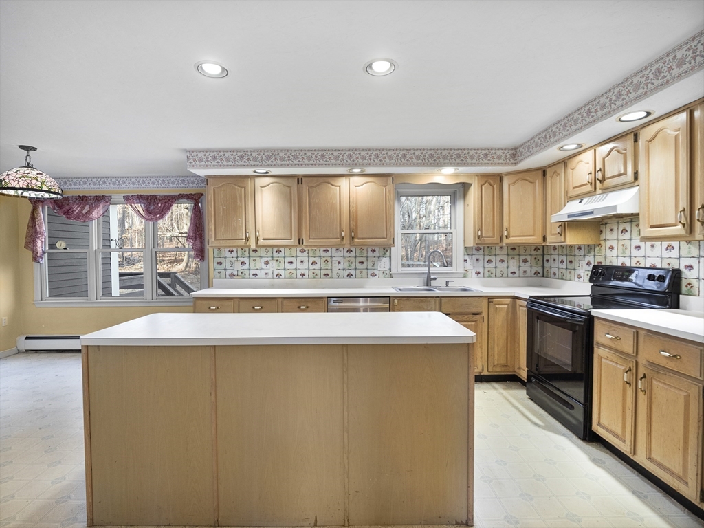 10 Lamplighter Drive
