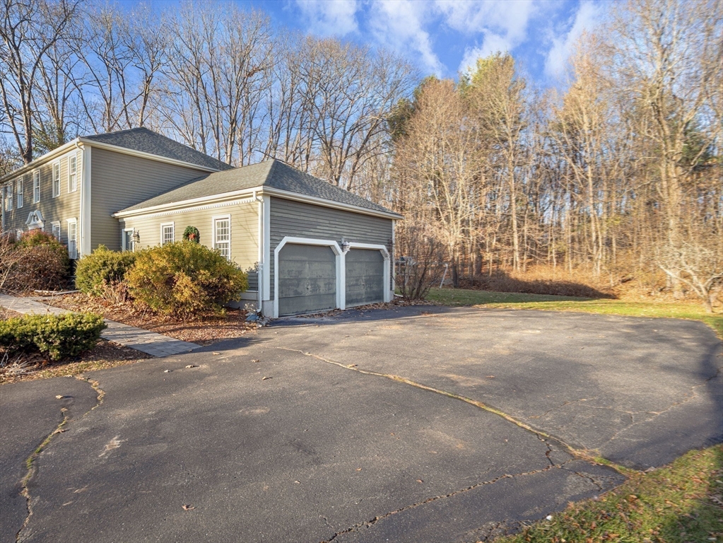 10 Lamplighter Drive