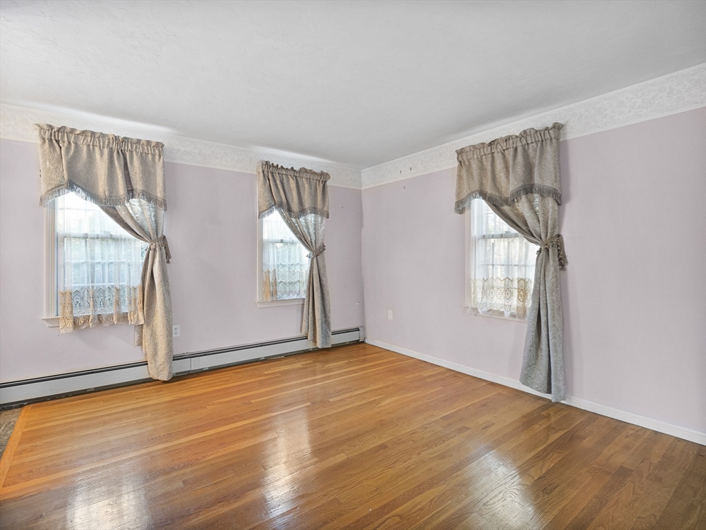 10 Lamplighter Drive