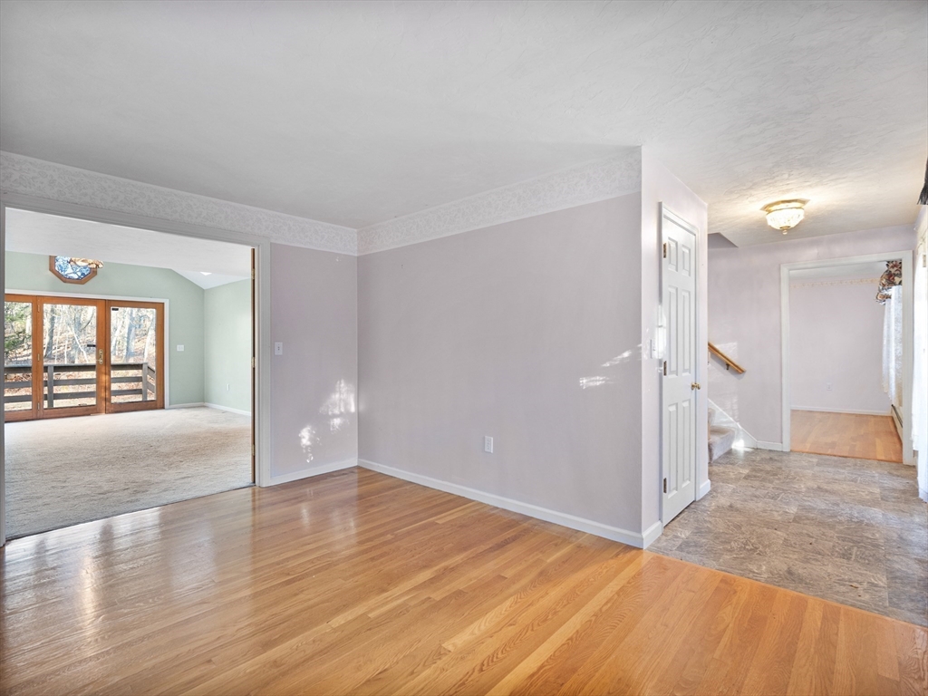 10 Lamplighter Drive