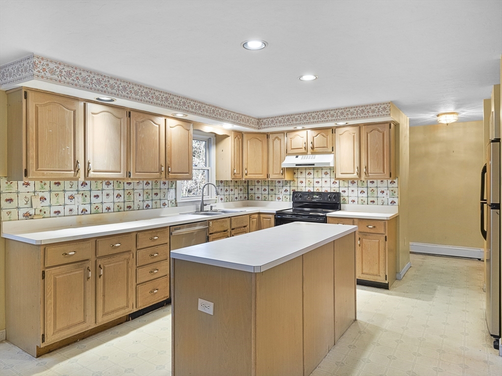 10 Lamplighter Drive