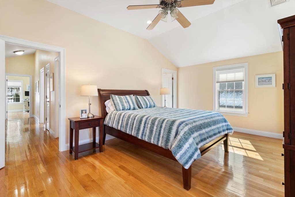 64 Wilmot St # 64