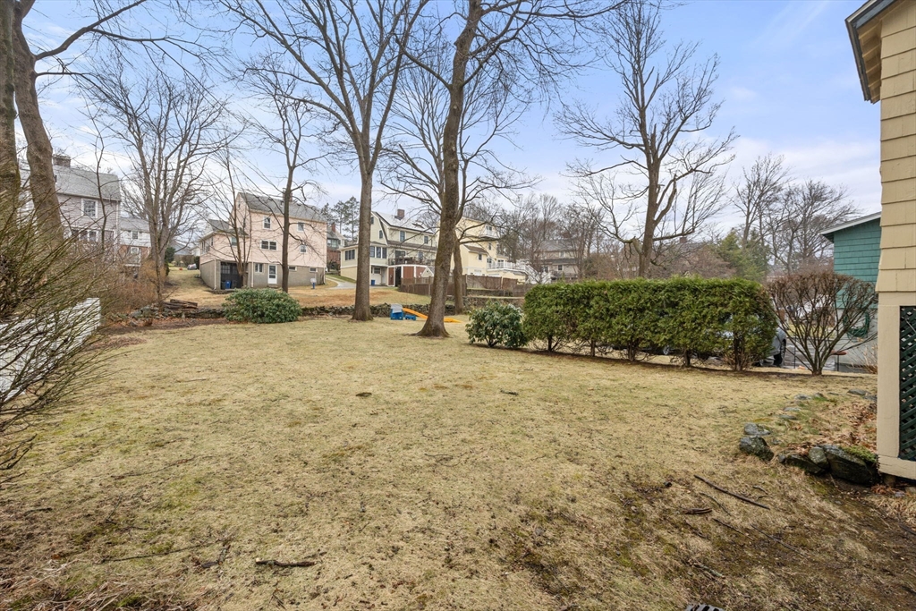 27 Hawthorne Avenue
