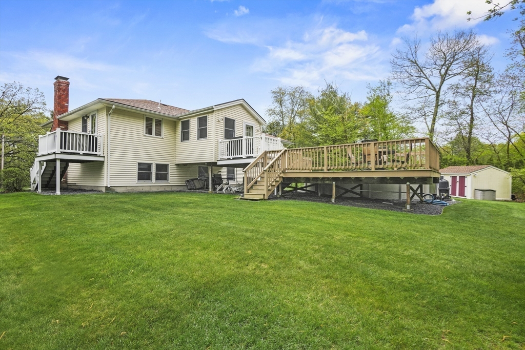 41 Lancaster Dr