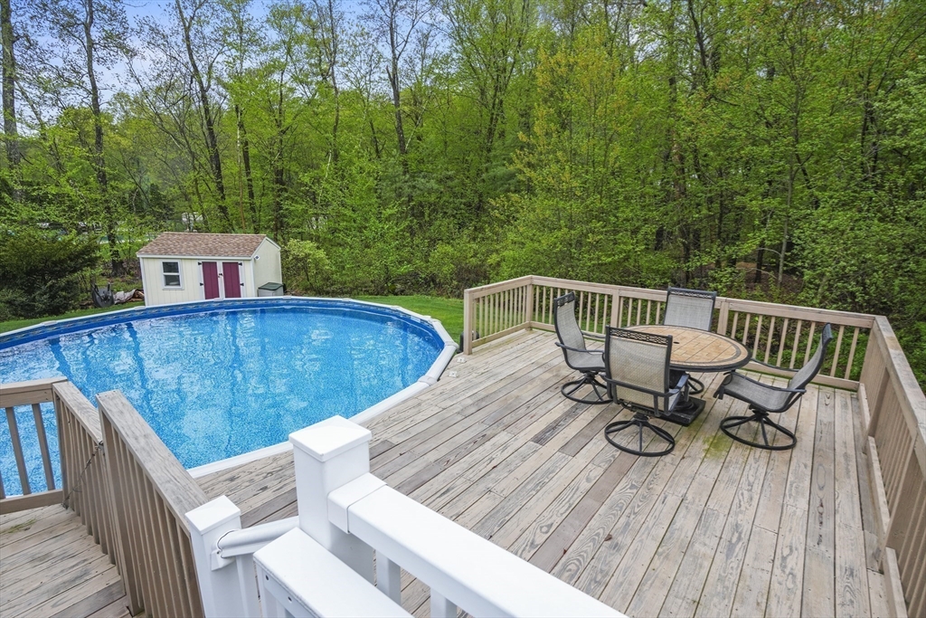 41 Lancaster Dr