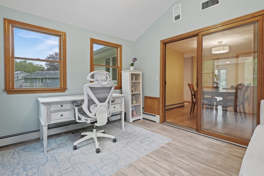 41 Lancaster Dr
