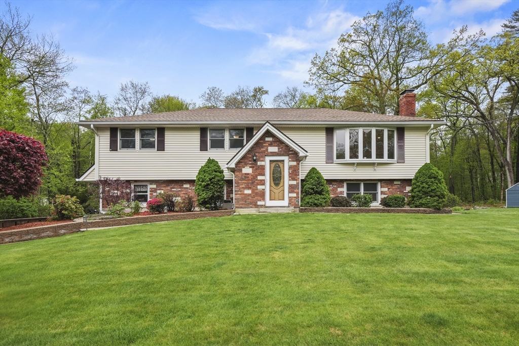 41 Lancaster Dr