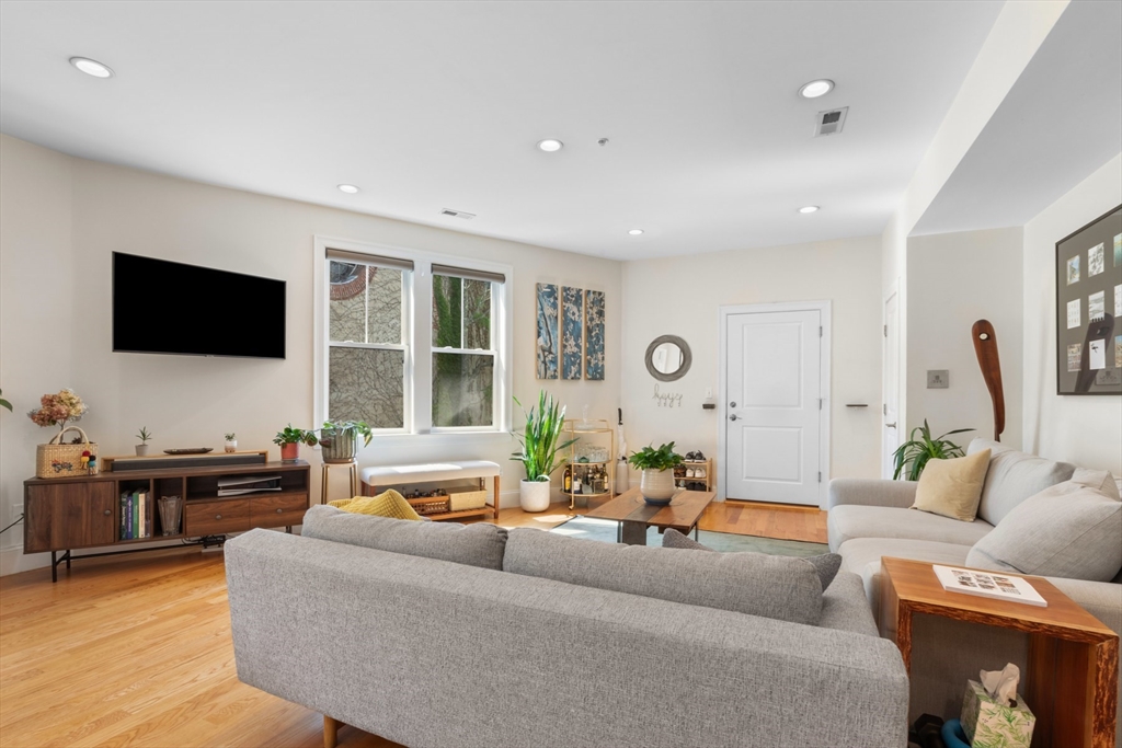 129 Highland Avenue # 4