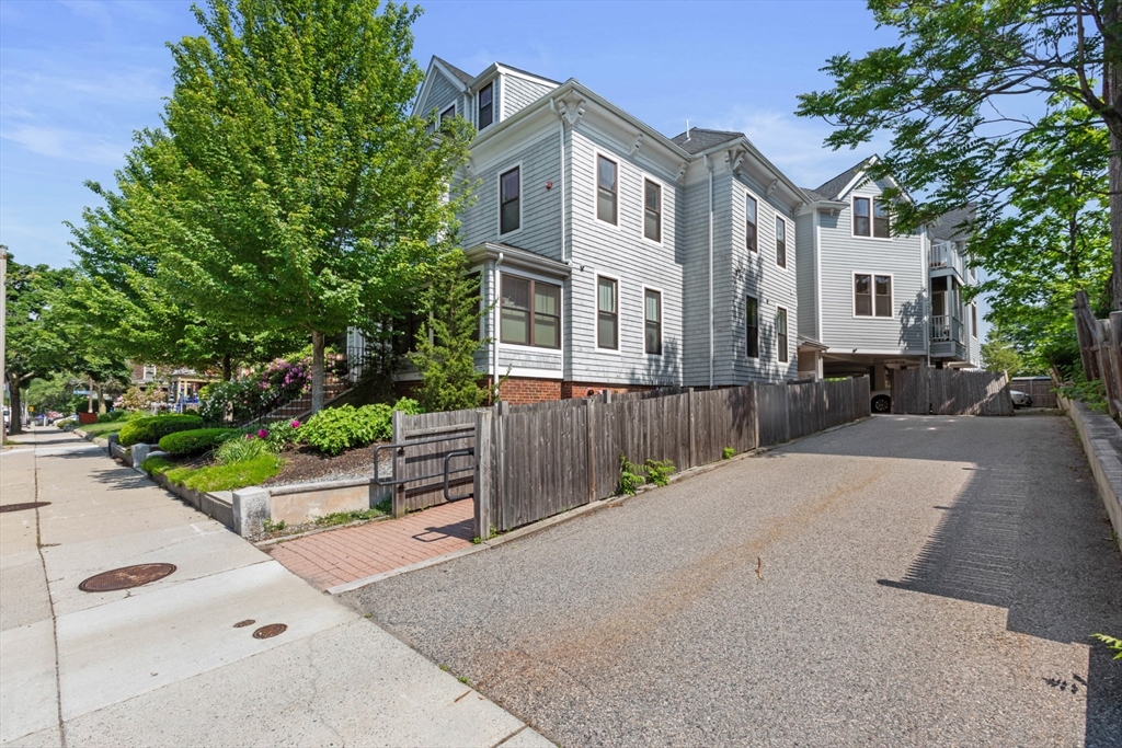 129 Highland Avenue # 4