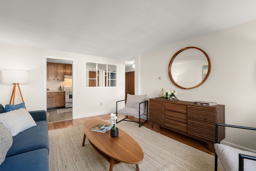 215 Massachusetts Avenue Unit: 19 (34)