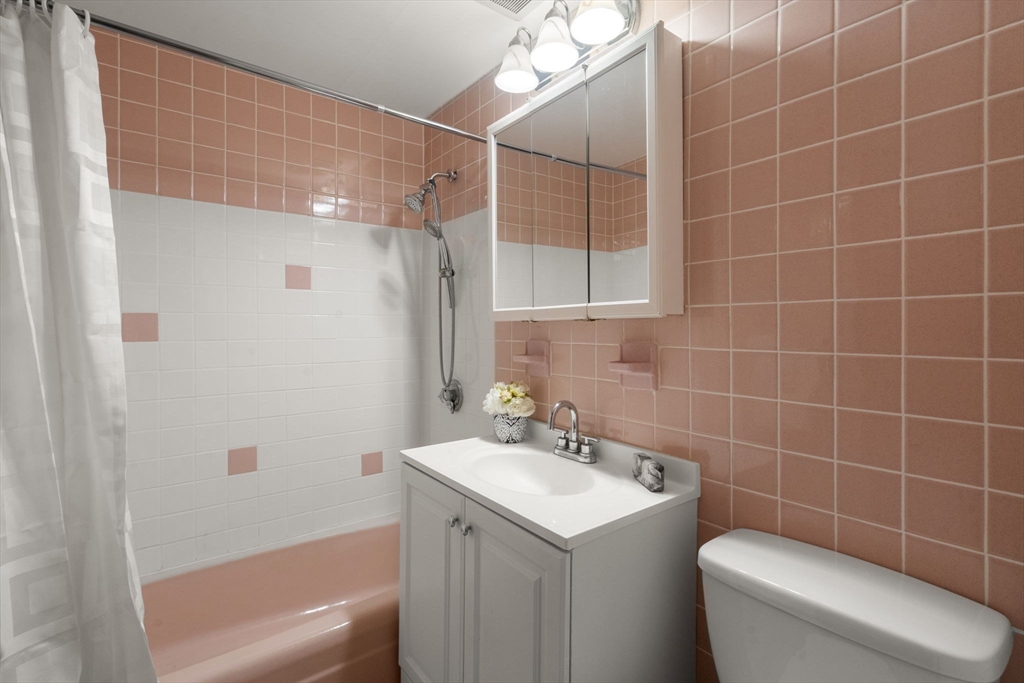 215 Massachusetts Avenue Unit: 19 (34)