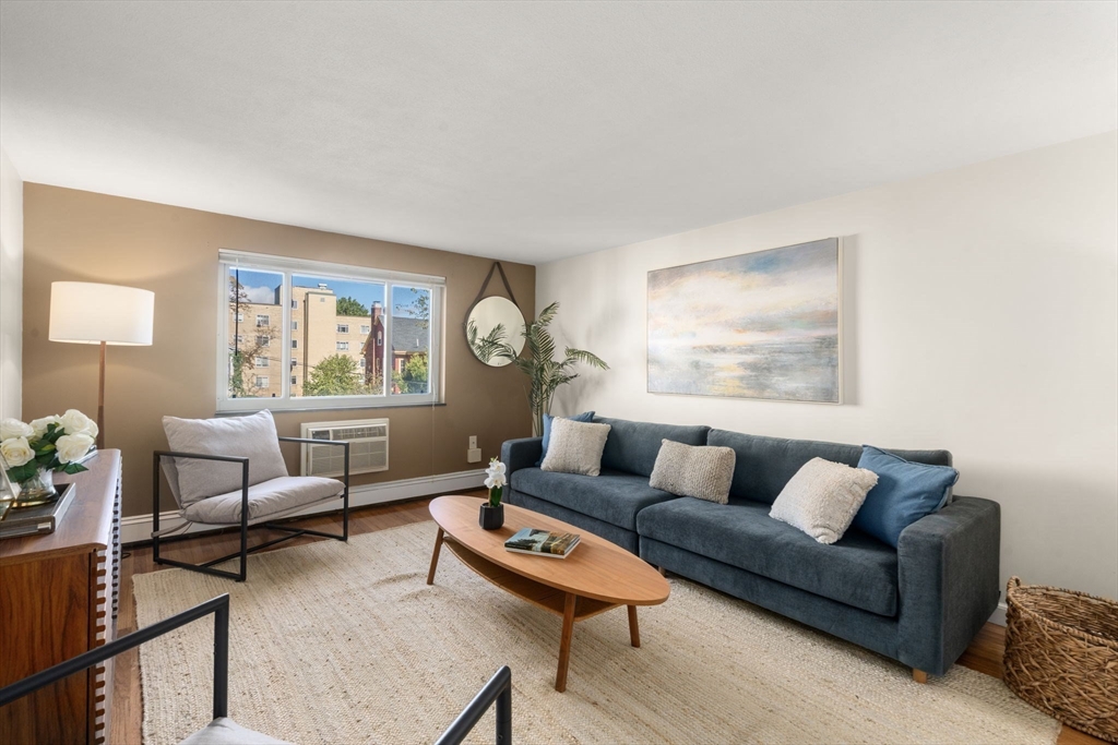 215 Massachusetts Avenue Unit: 19 (34)