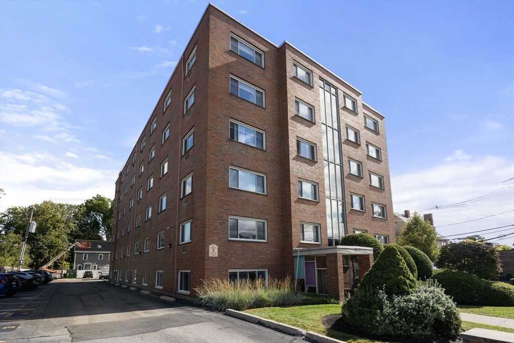 215 Massachusetts Avenue Unit: 19 (34)