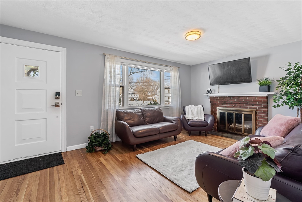 35 Gleason St