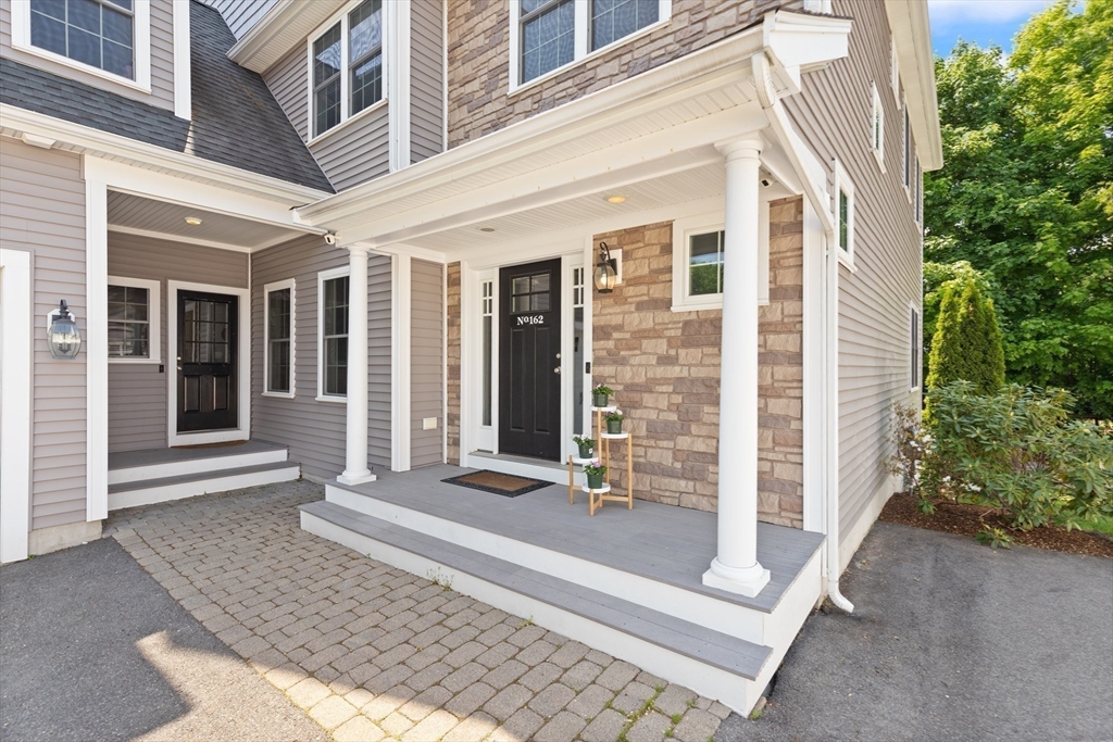 162 East St