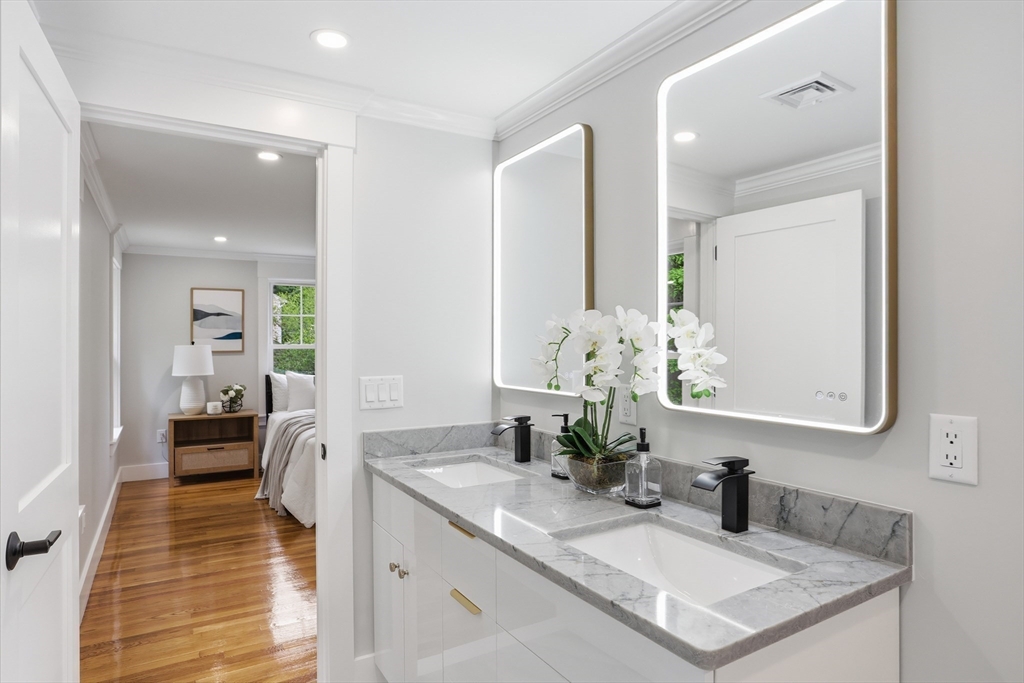 11 Bromfield Road