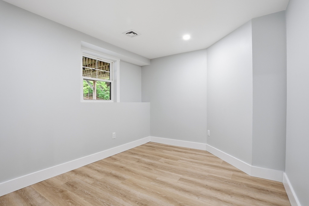11 Bromfield Road
