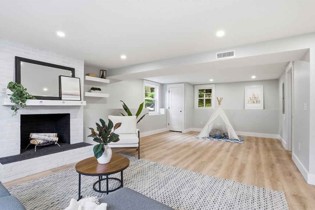 11 Bromfield Road