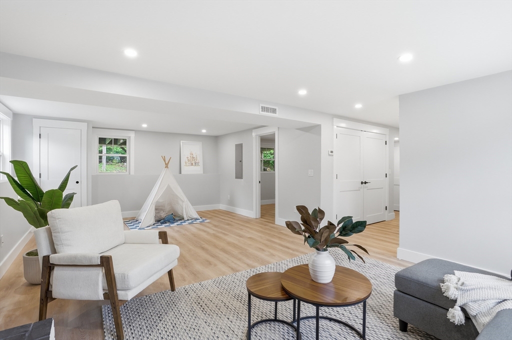11 Bromfield Road