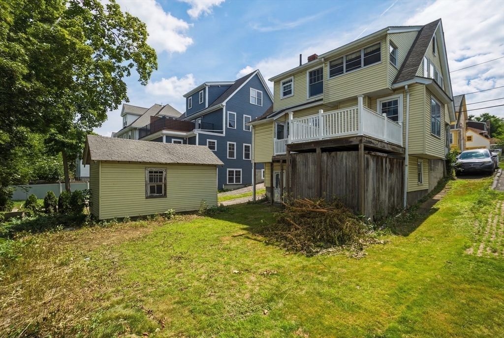 17 Harriet Ave