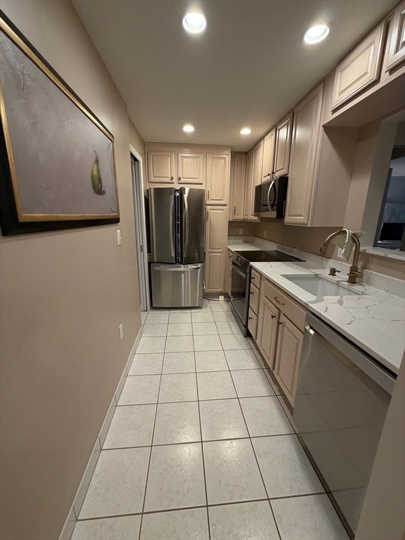 269 Cambridge Rd # 204