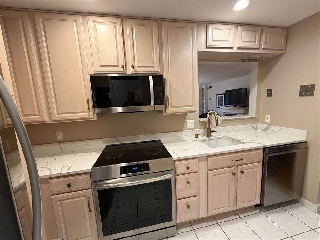 269 Cambridge Rd # 204