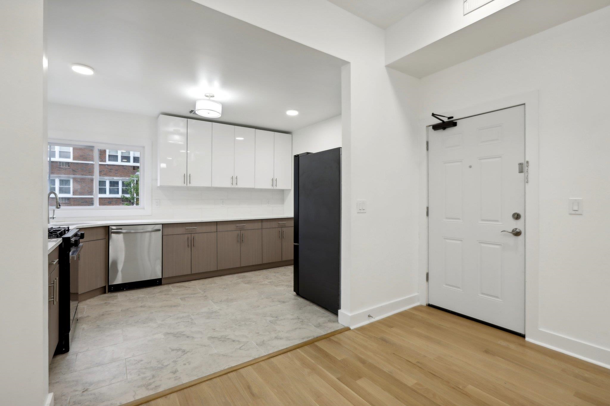 157 BOWERS ST Unit: 1