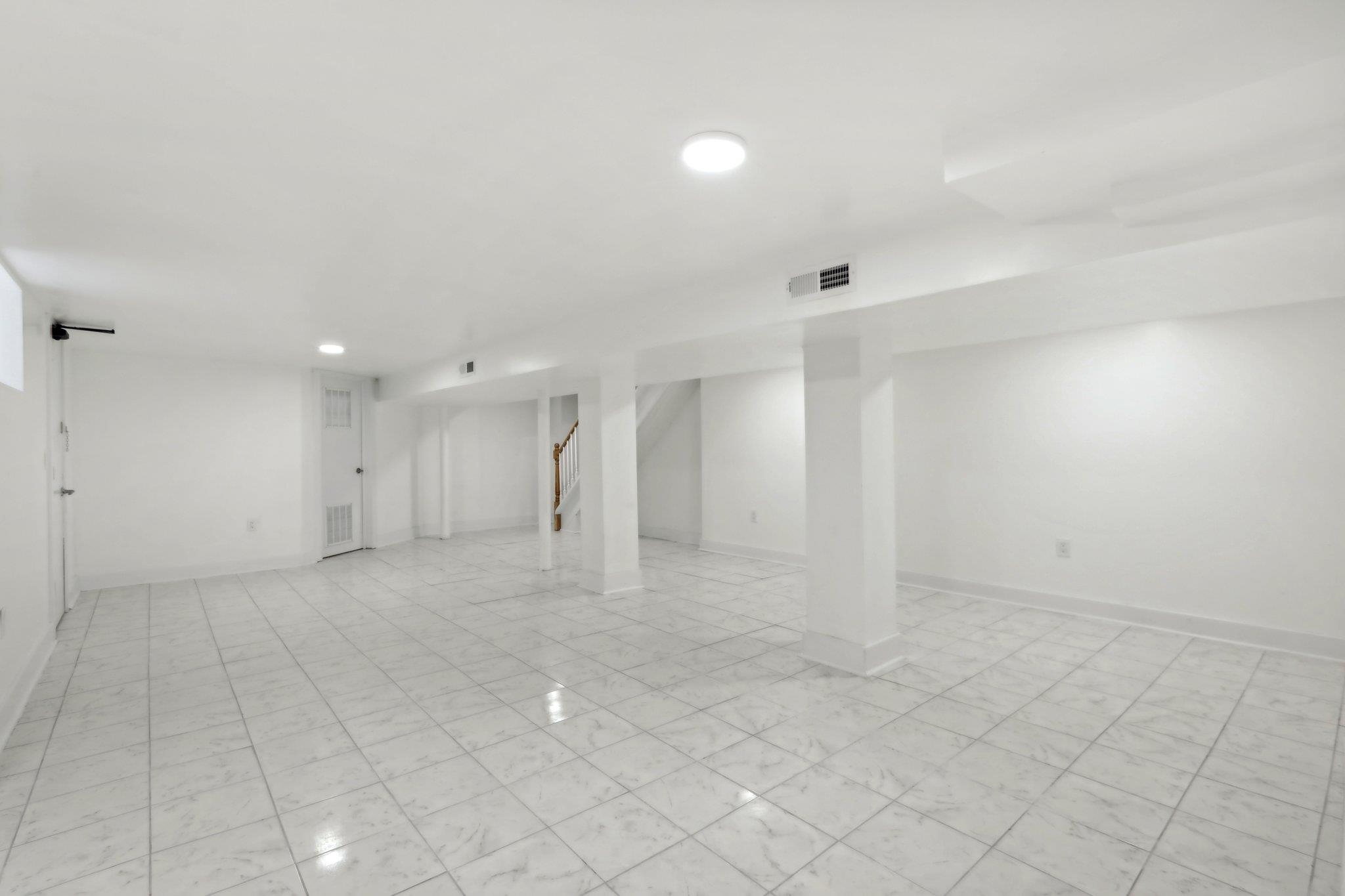 157 BOWERS ST Unit: 1