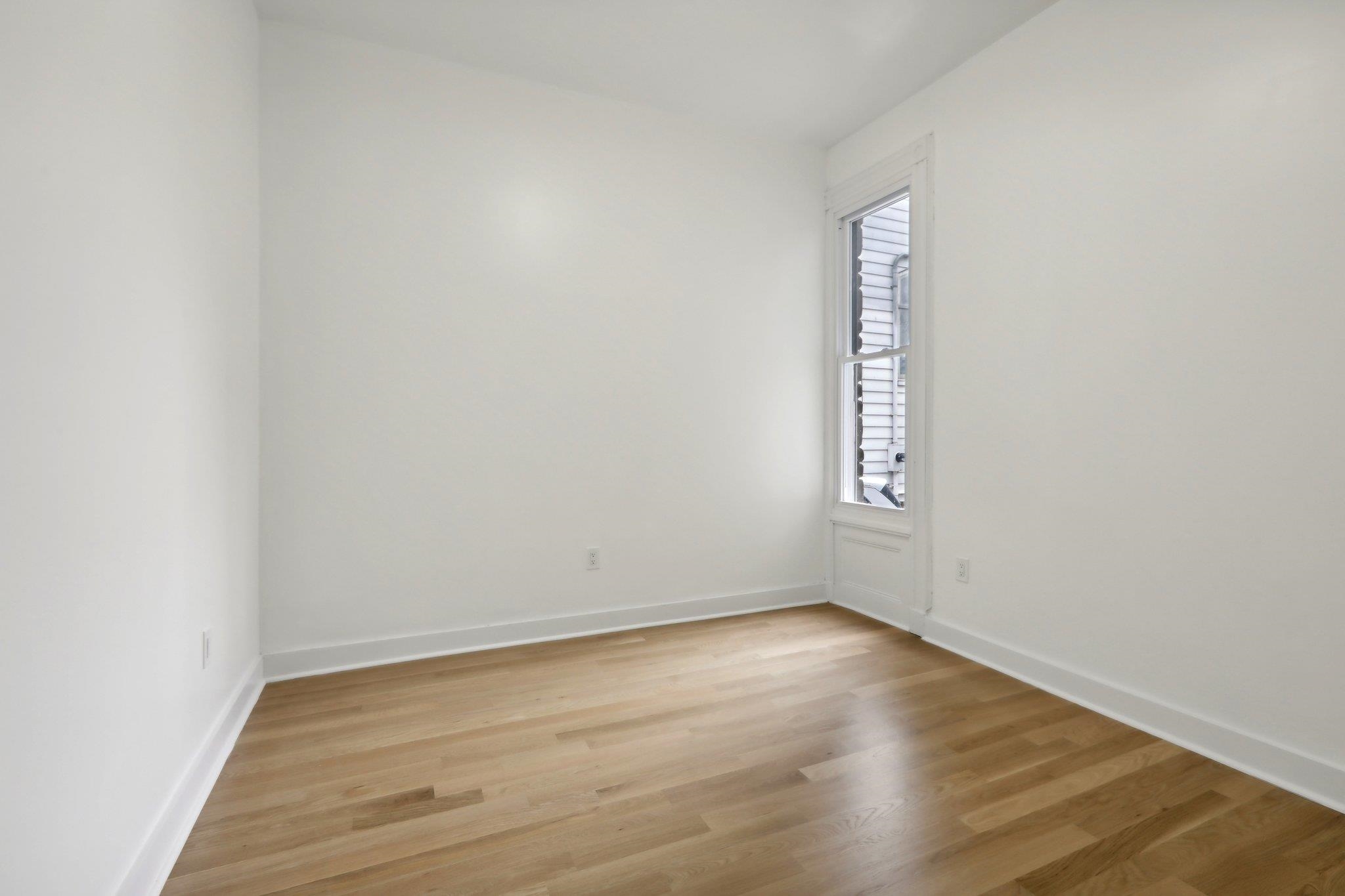 157 BOWERS ST Unit: 1